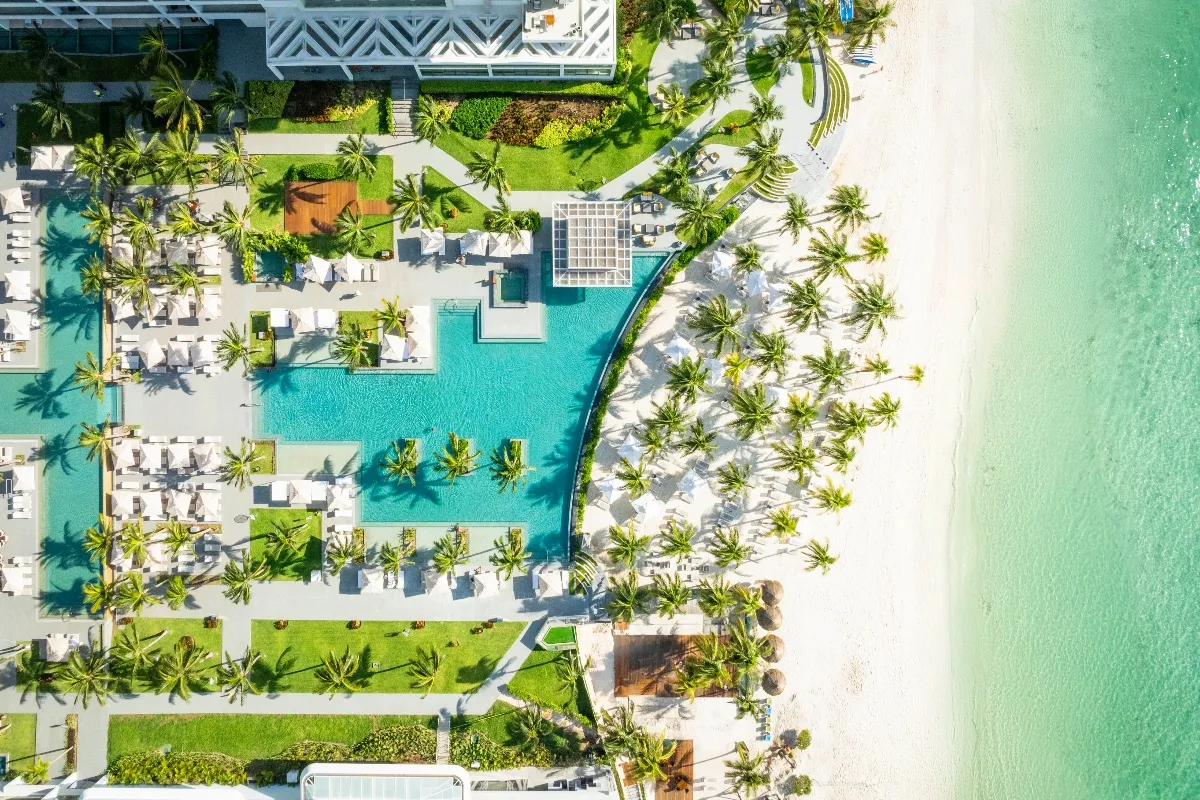 Sargassum-Free Beach Experience in Cancun at Garza Blanca